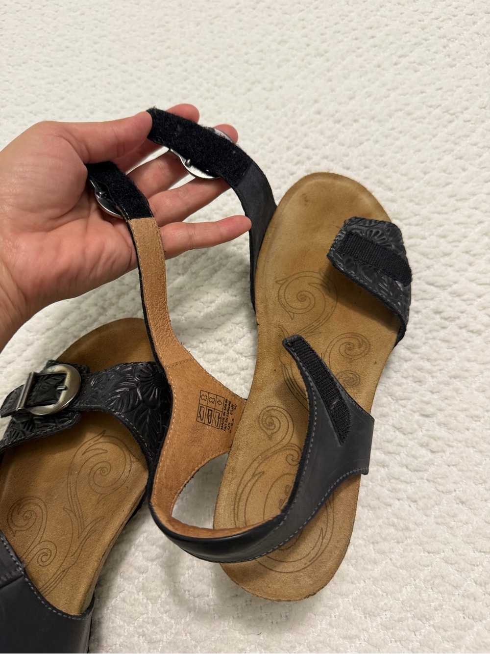 Taos Floral Embossed Leather Adjustable Straps Wedges Women’s Size 9-9.5 - Picture 8 of 13